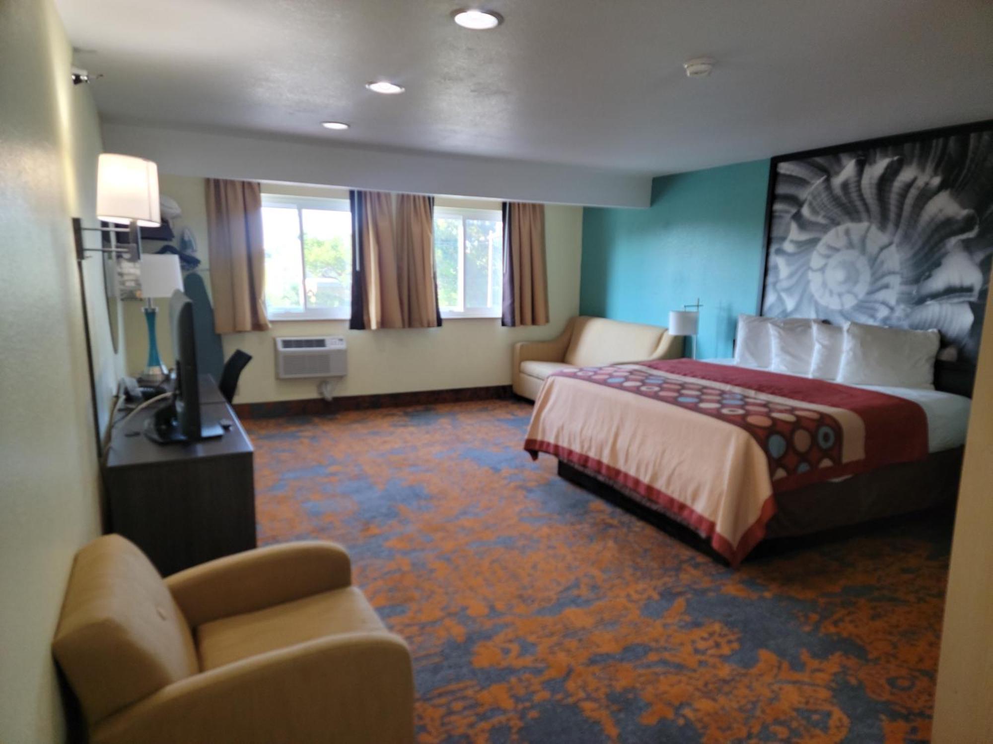 Super 8 By Wyndham Clearwater/St. Petersburg Airport Hotel Екстериор снимка